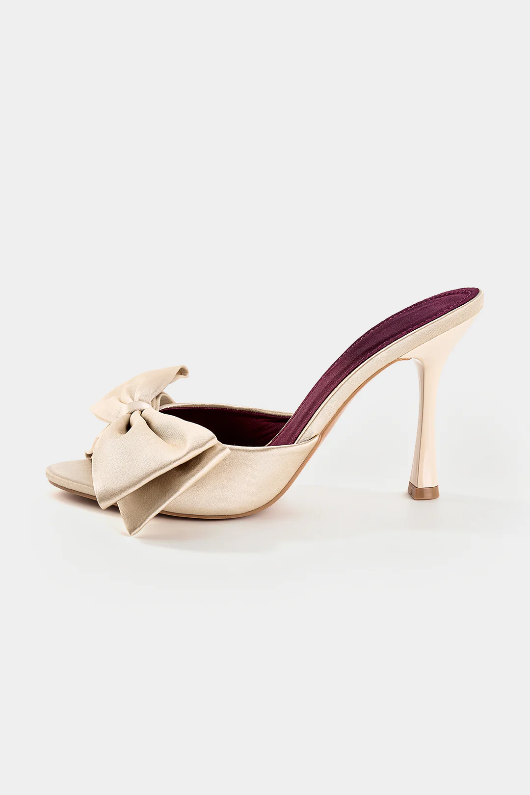 Pointed Bow Heels - Image 4