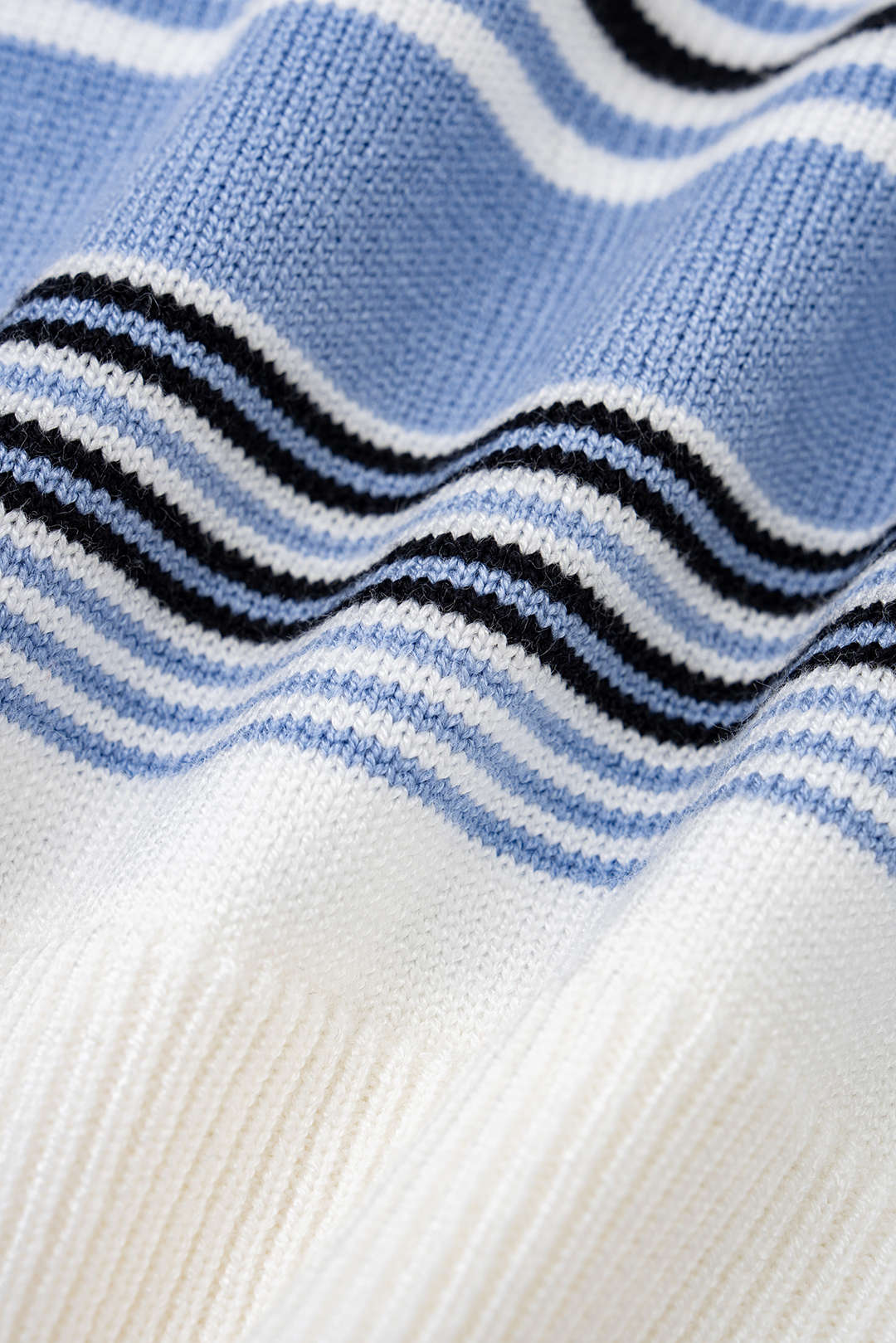 Knit Stripes Print Tube Top - Image 3