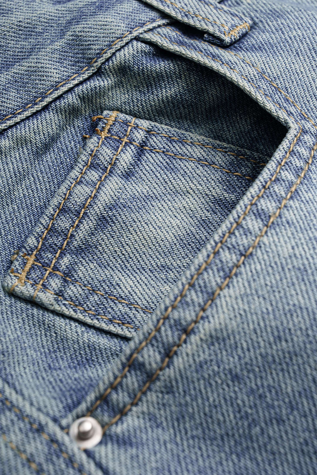 Denim Pocket High Waist Jeans - Image 3
