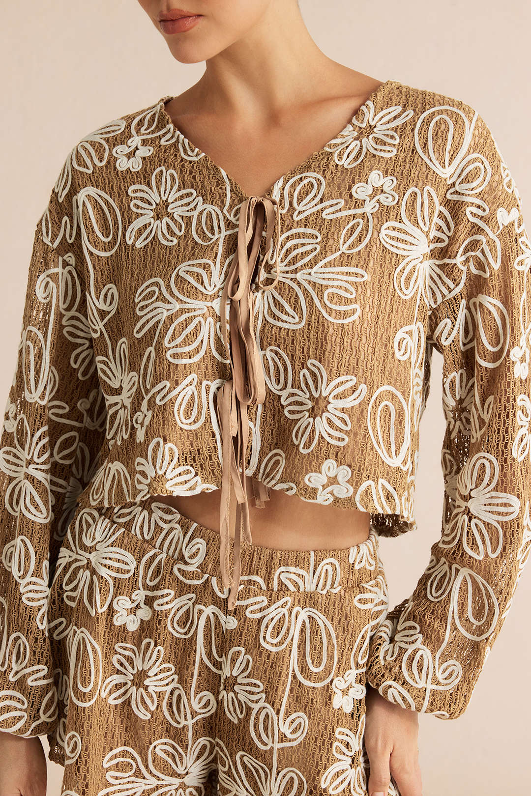 Jacquard V-Neck Tie-Up Long Sleeve Top And Shorts Set - Image 4