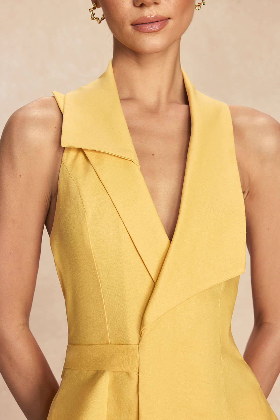 Linen Asymmetrical V-Neck Knotted Tank Top - Image 7