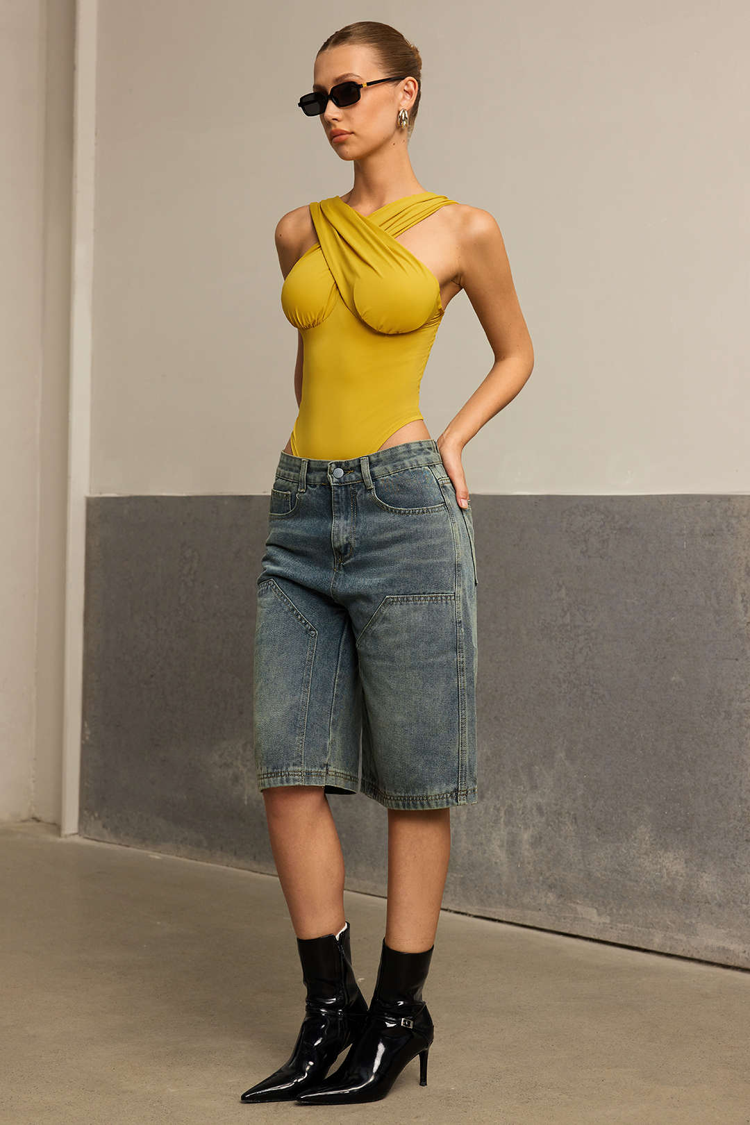 Ruched Crossed Backless Bustier Sleeveless Bodysuit - Image 6