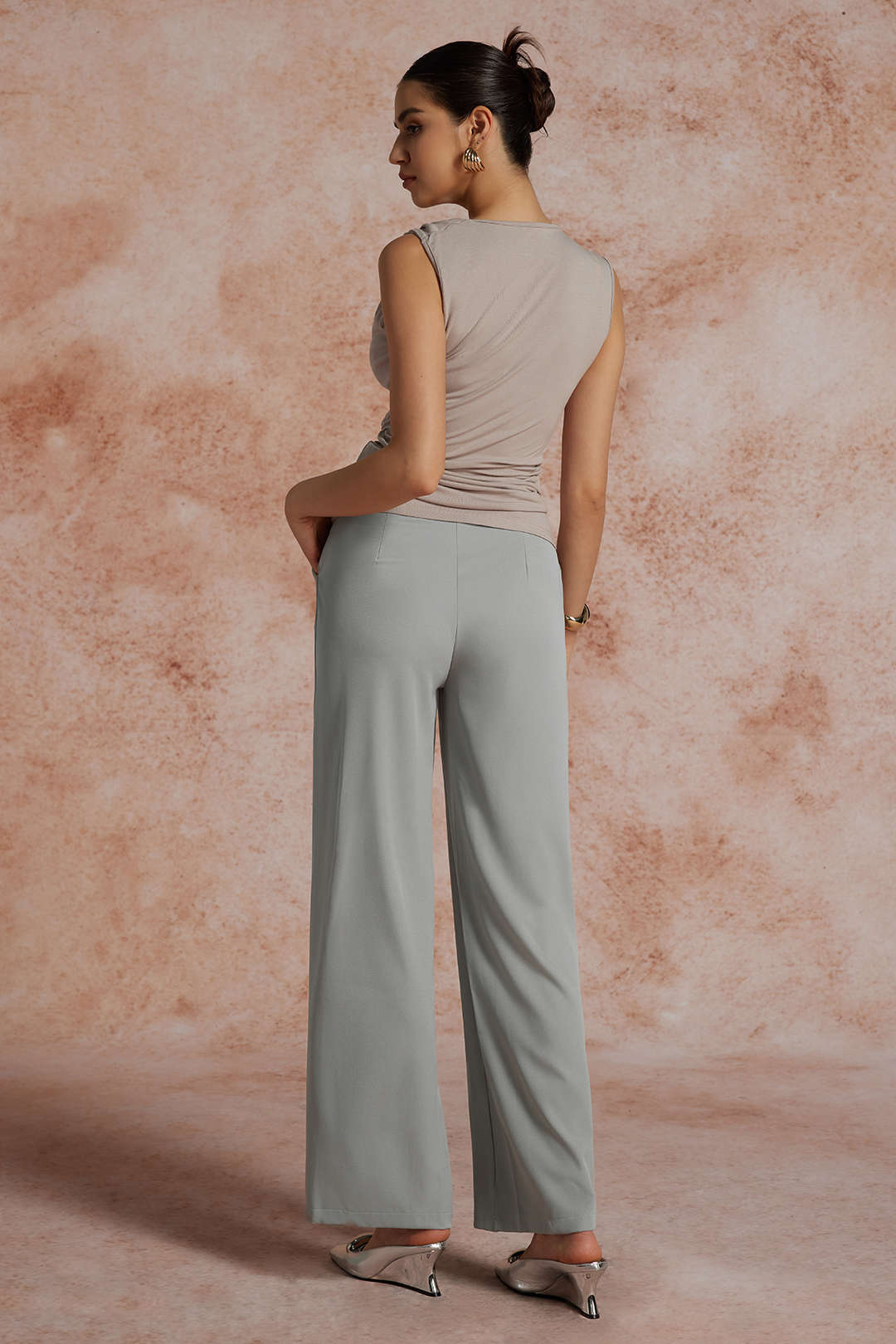 Asymmetric Cowl Neck Ruched Tank Top - Image 9