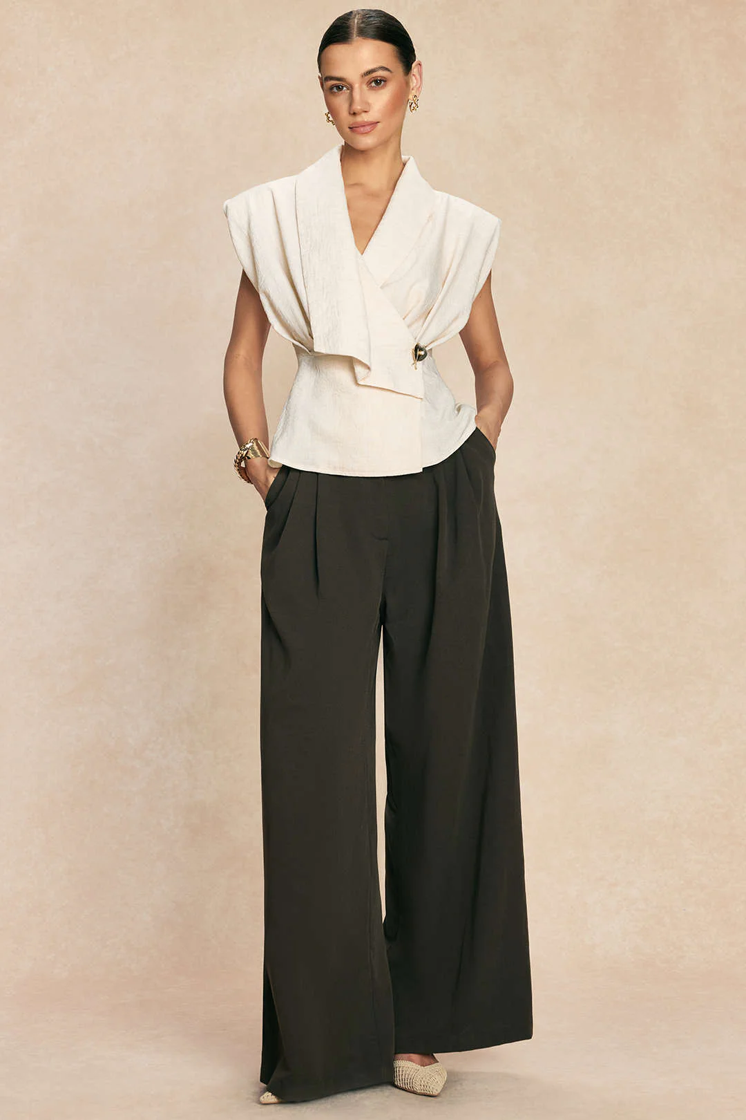 V-Neck Asymmetrical Ruched Shirt - Image 14